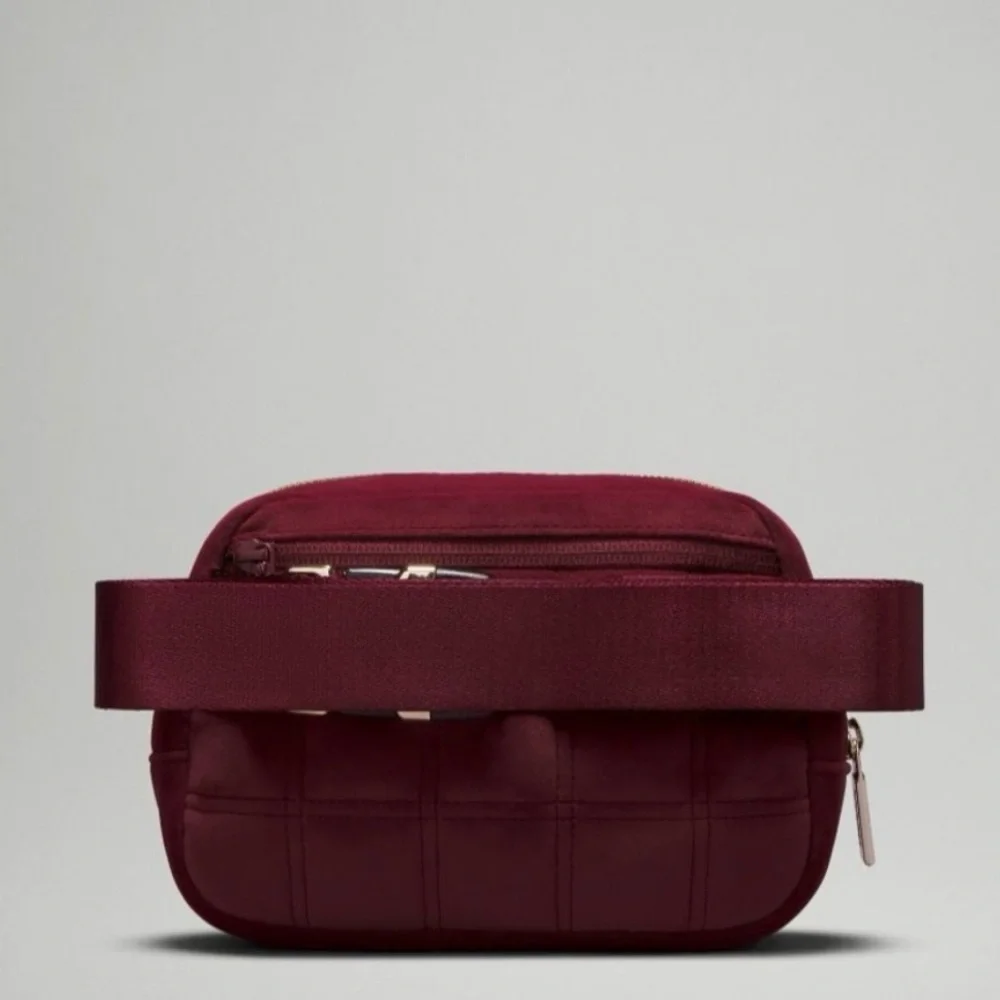 NWT Lululemon Athletica Everywhere Belt Bag 1L
Quilted Velour in Wine Berry - Picture 2 of 5